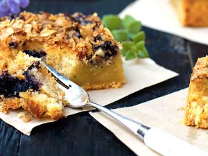 Bánh việt quất và hạt - Blueberry and nuts cake