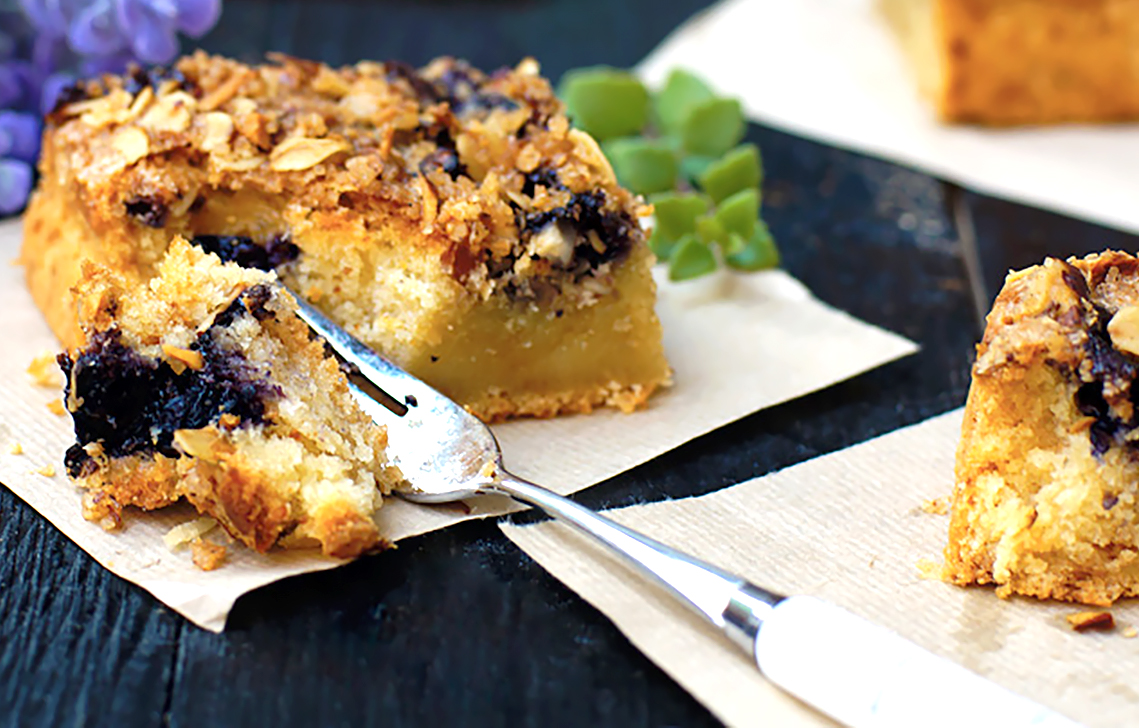 Bánh việt quất và hạt - Blueberry and nuts cake