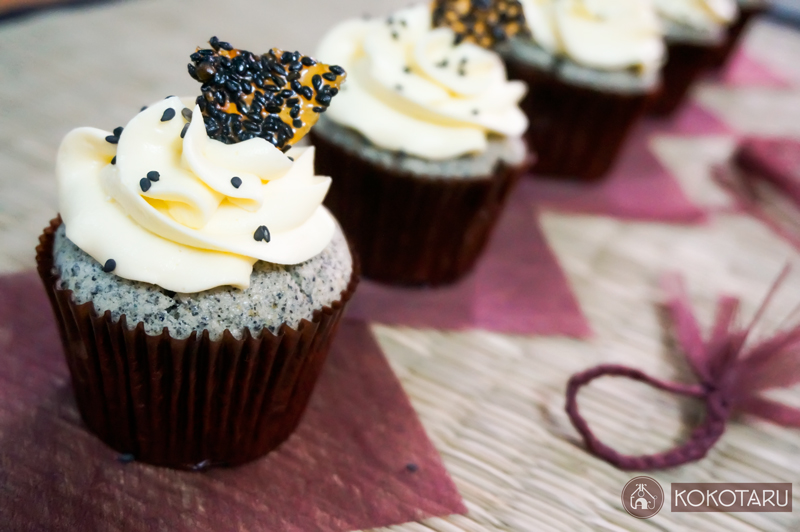 Black Sesame Cupcakes (2)