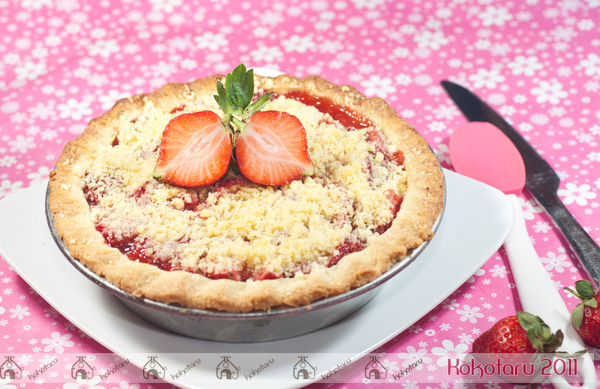 strawberry crumble pie