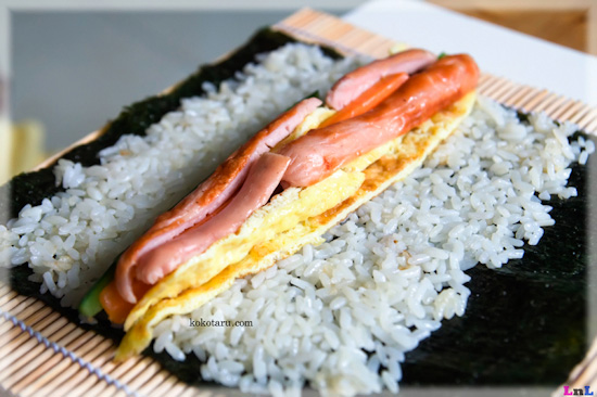 Kimbap - cơm cuốn rong biển kiểu Hàn Quốc